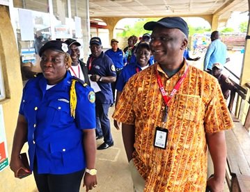 CG Jallah touring the Bo-Waterside Customs Business Office
